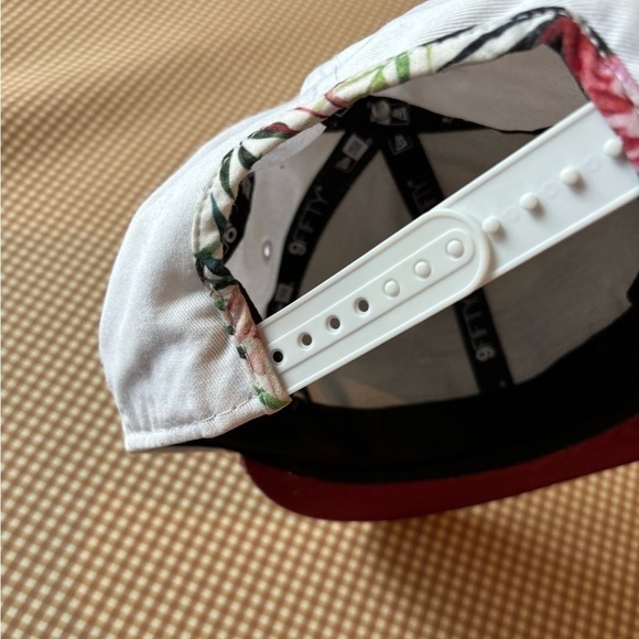 New Era Cleveland Cavs Tropical Flamingo Snapback hat - Picture 12 of 15